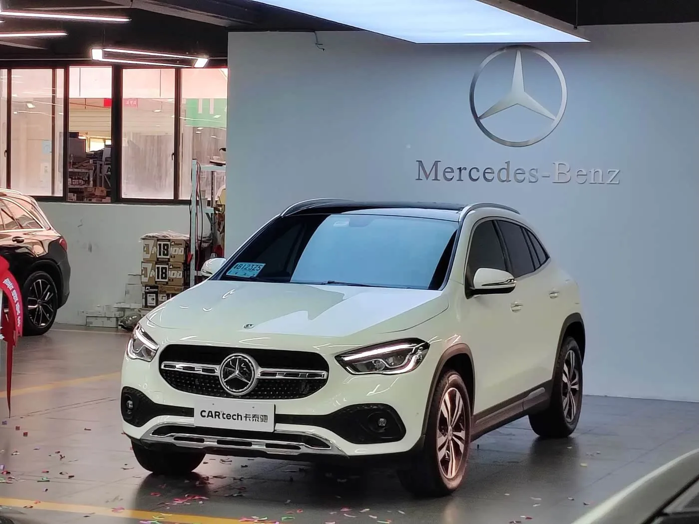 🇨🇳 MERCEDES-BENZ GLA 200