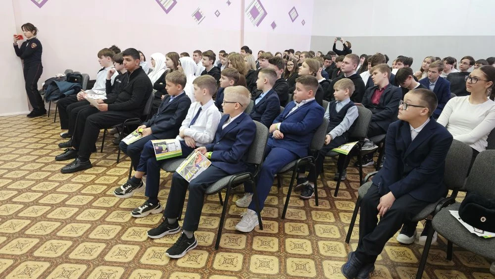 📚 Встреча с представителями правоохранительных органов и экстренных служб в лицее  Сегодня в нашем л
