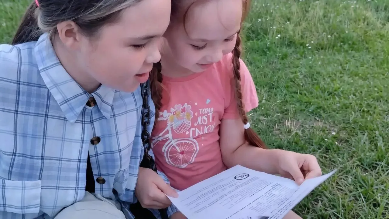 Безопасность детей летом — забота каждого!

☀️Лето в самом разгаре: солнце греет, водоемы манят прох