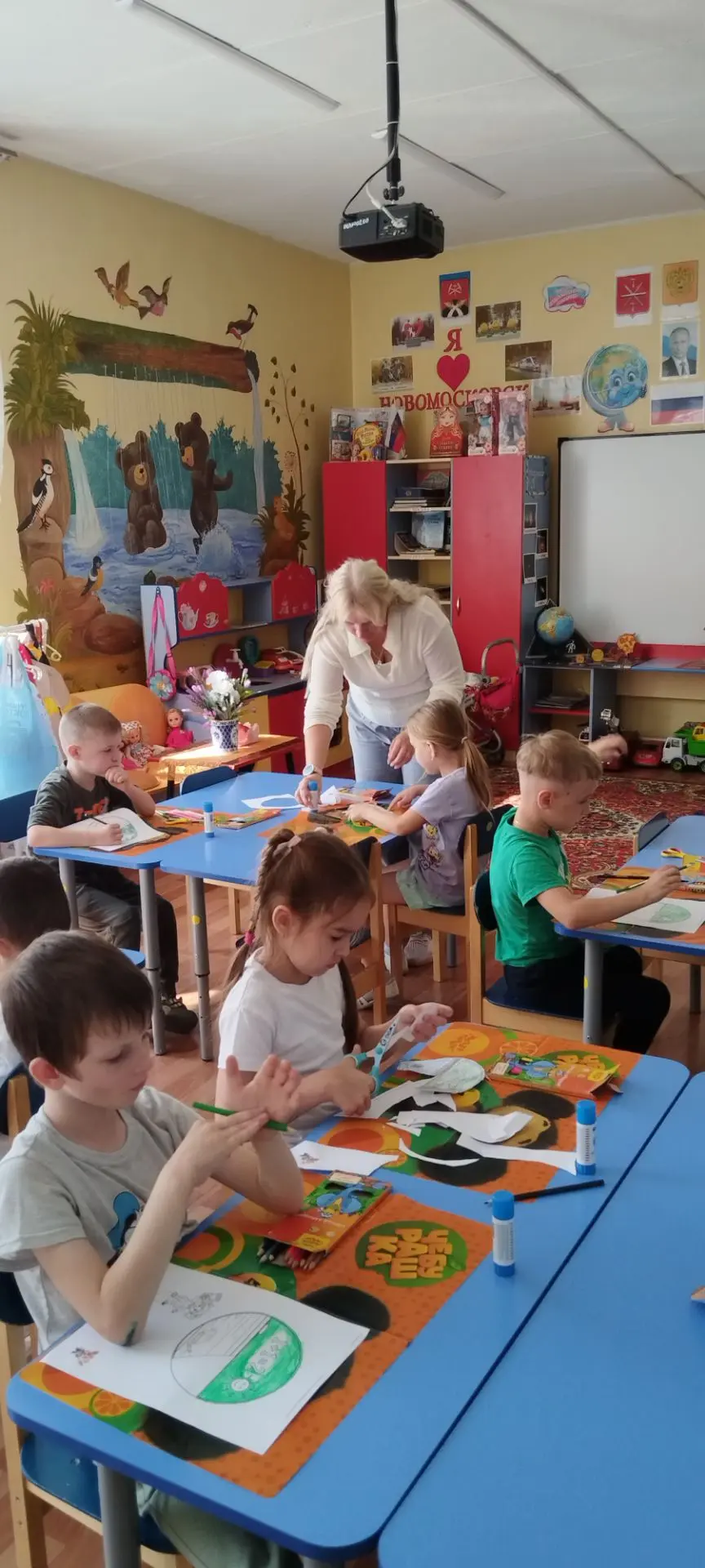 1 сентября — важный праздник, который открывает новый учебный год. В разновозрастной гр...