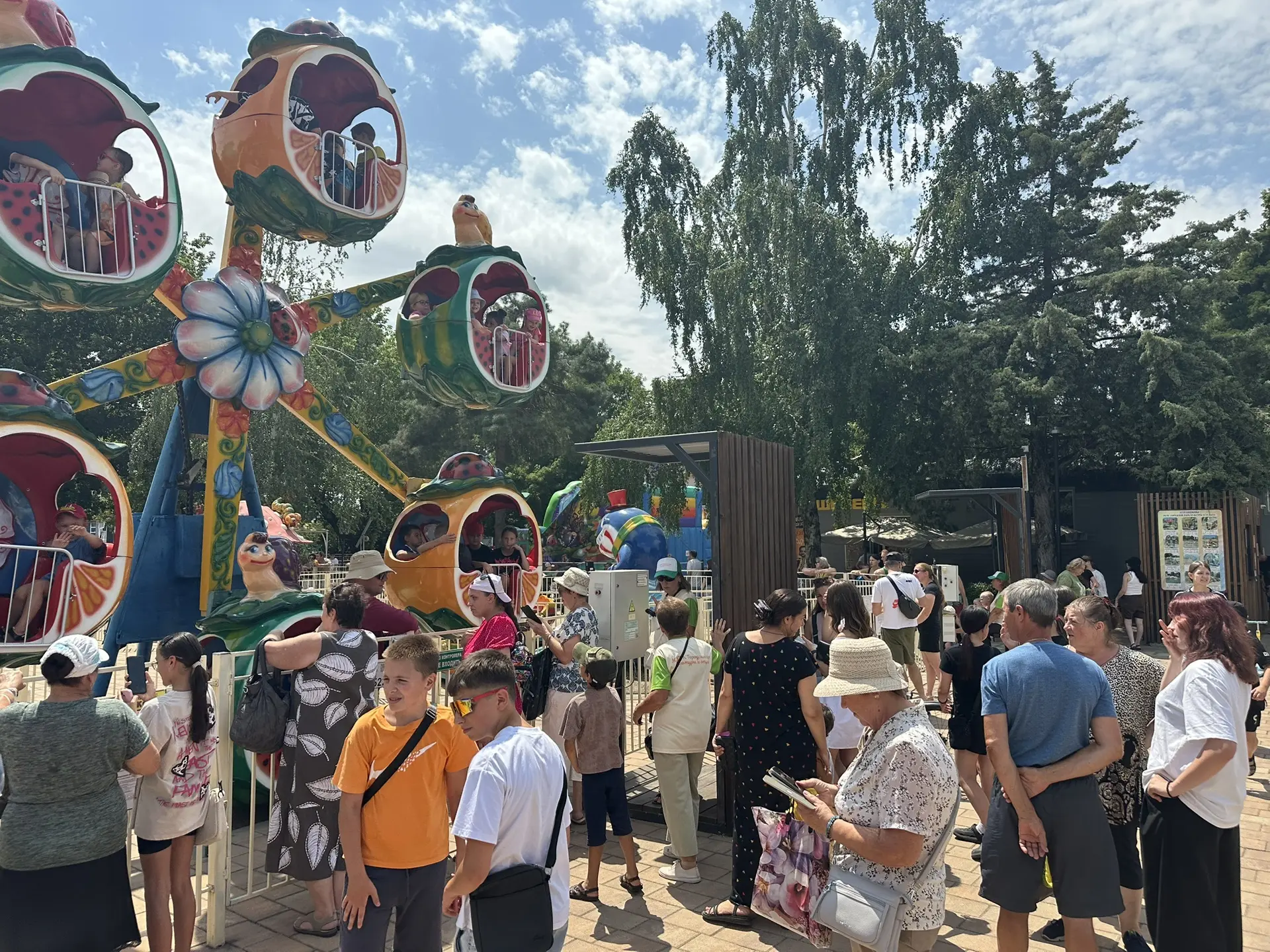 🎡🥳Ежегодно, в свой день рождения Городской парк культуры и отдыха г.Гулькевичи, дарит час бесплатн