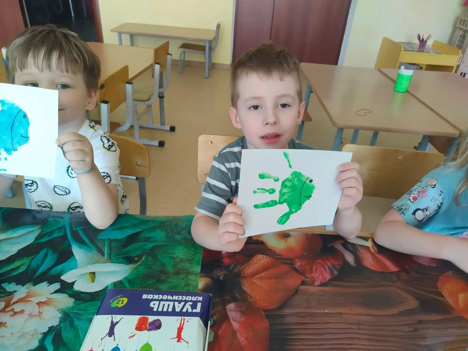 🎉 Тематическая неделя в детском саду продолжается! 🎉

Ребята из второй младшей группы" Б" творили 