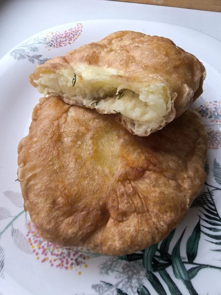 🤔 Где в Кропоткине можно купить и отведать самых вкусных пирожков   Руккола, пармеджано реджано и ег