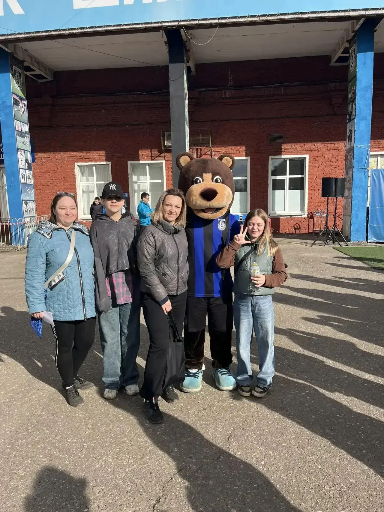 ⚽️ Футбол — это класс!  Благодаря поддержке директора образовательного комплекса «Открытие»  Петрушо