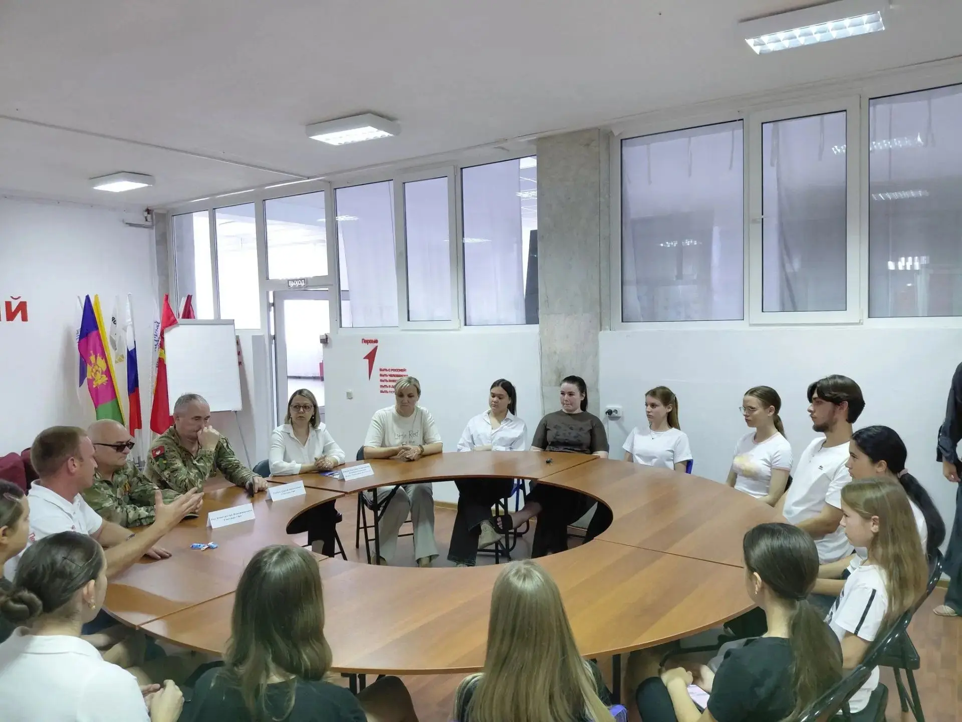 🕊️ Диалог от сердца к сердцу: встреча поколений в Тбилисском районном Доме культуры
