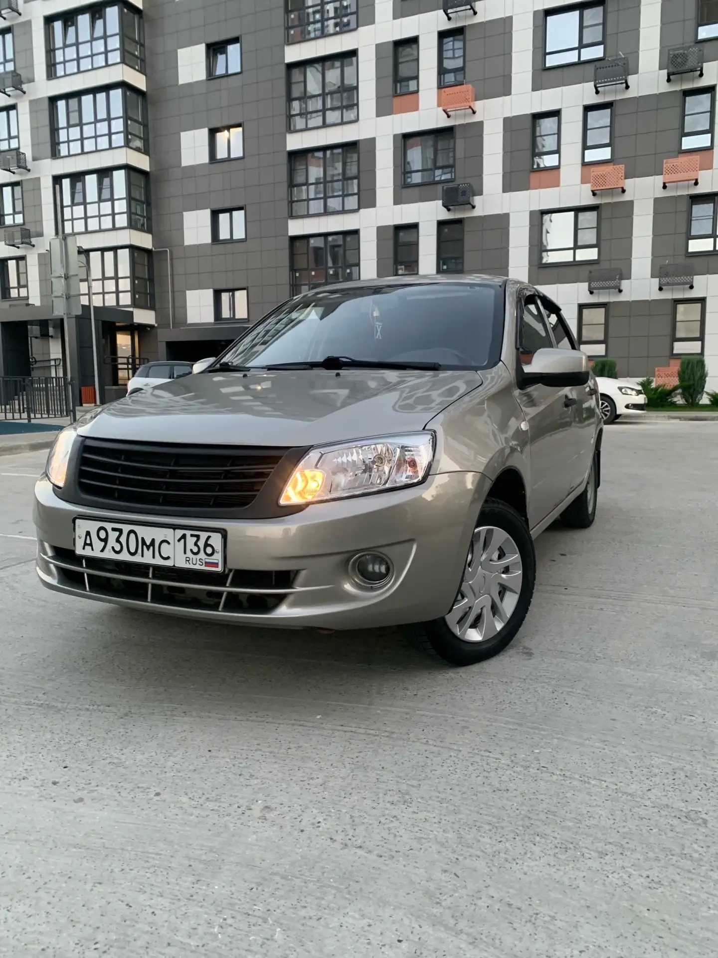 🚗 Lada Granta (Серый базальт)
