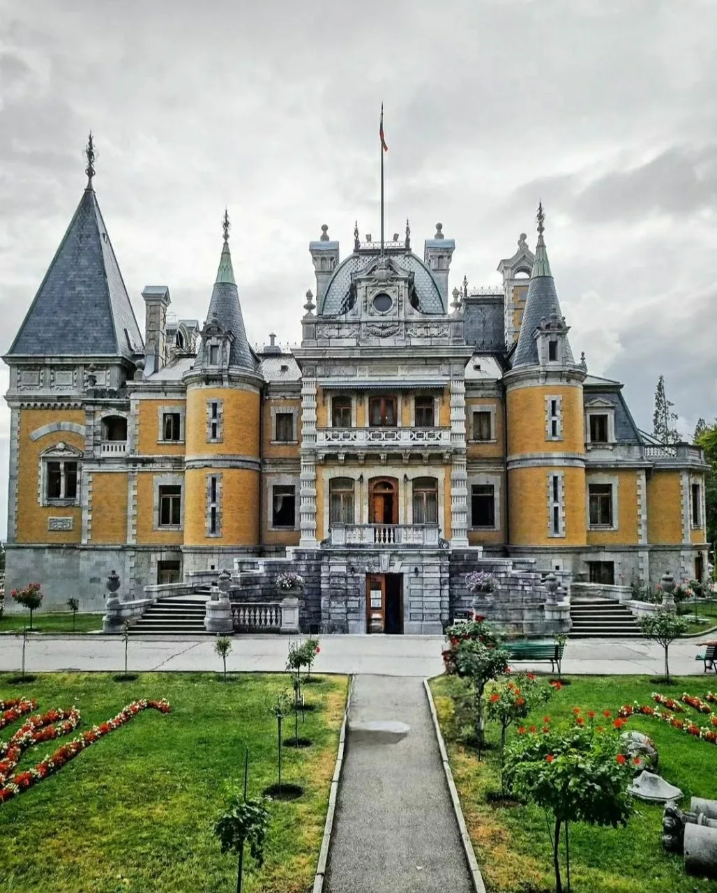Массандровский дворец, пос. Массандра, Крым