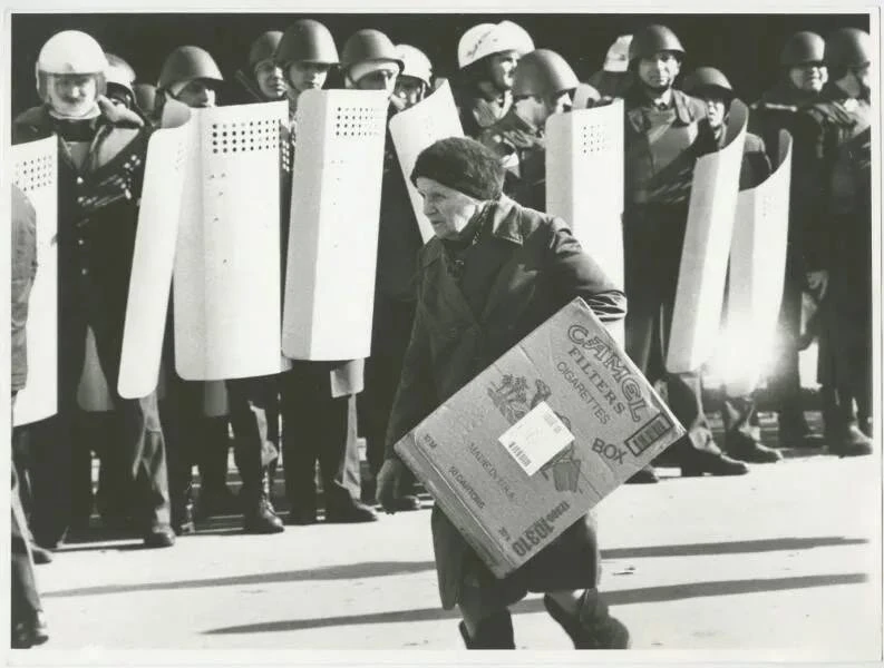 «Октябрьский путч» Владимир Богданов, 1993 год, МАММ/МДФ.