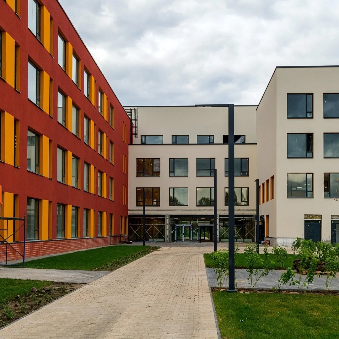 🏫 Новую школу во Фрунзенском районе ввели в эксплуатацию