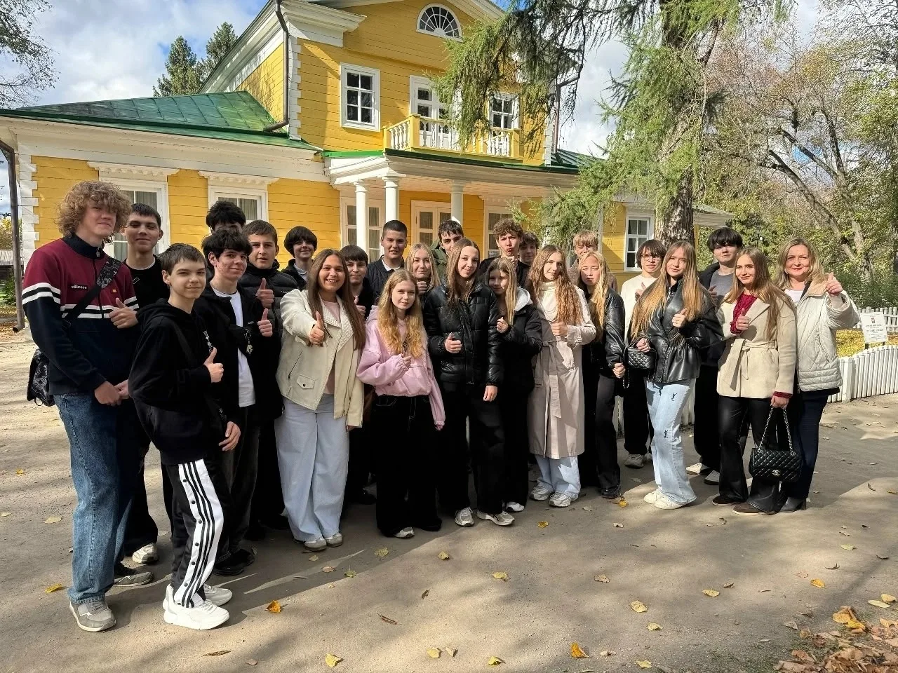 Какая классная идея! Поездка 9 «А» в Большое Болдино в солнечный день — это действитель...