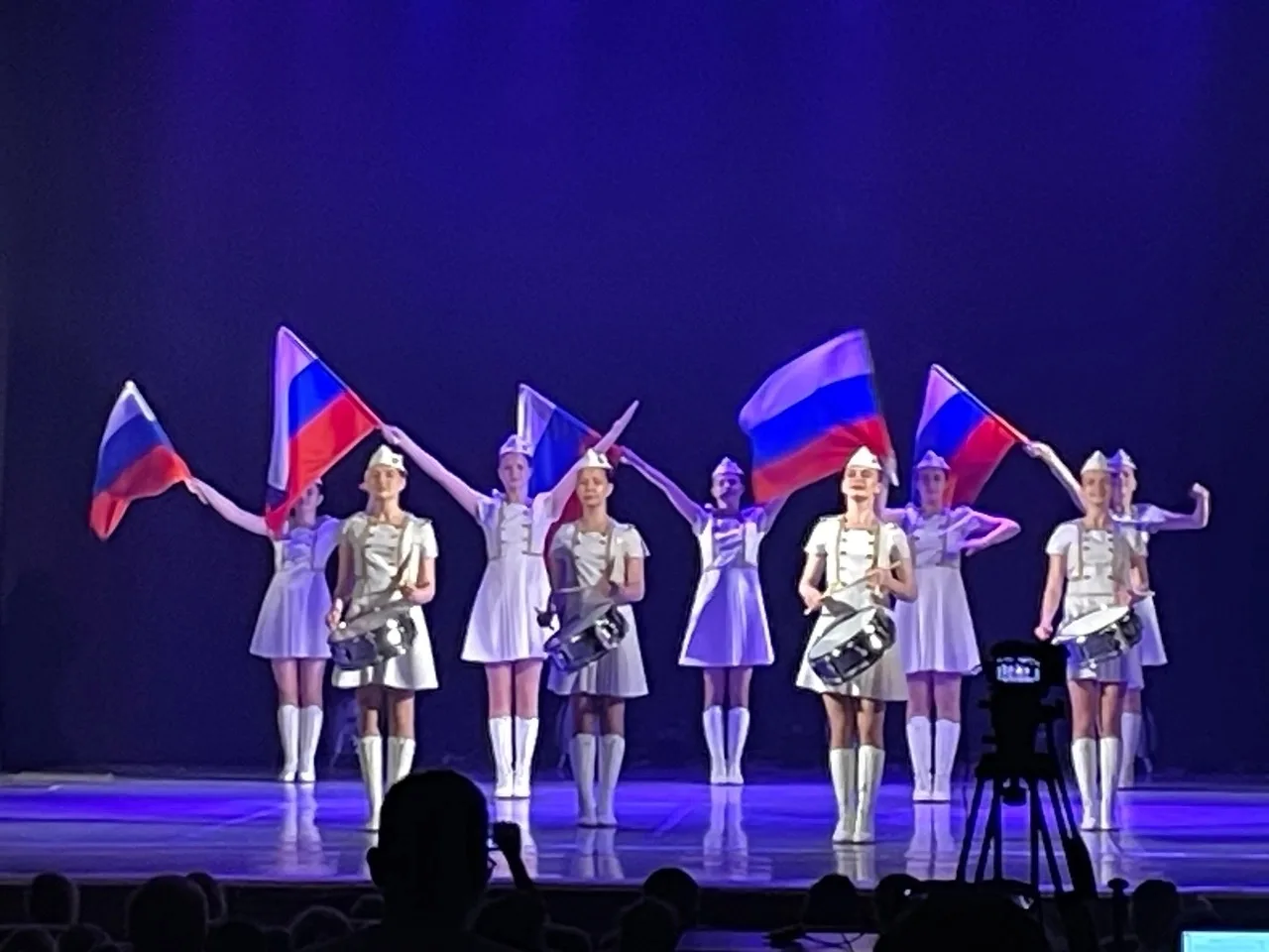 🎪 Предпраздничный день в пришкольном лагере: творчество, знания и музыка! 🎪
🇷🇺Сегодня в нашем ла