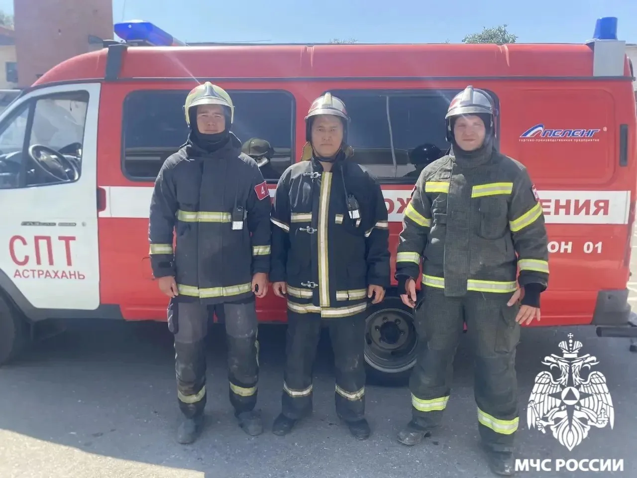 На улице Староверова в Ленинском районе произошёл пожар в жилом доме, который охватил площадь в 100 