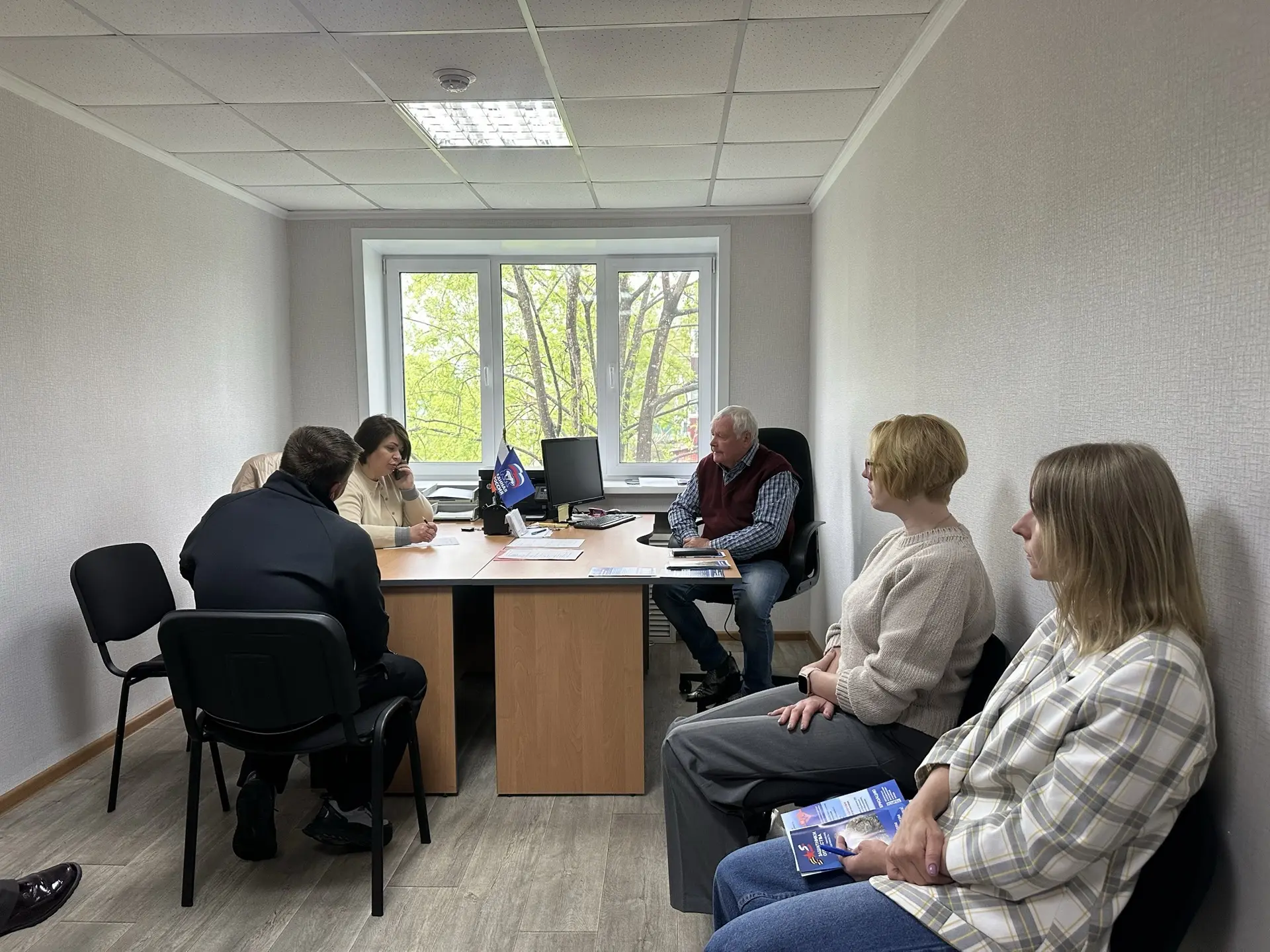 Провела приём граждан в общественной приёмной