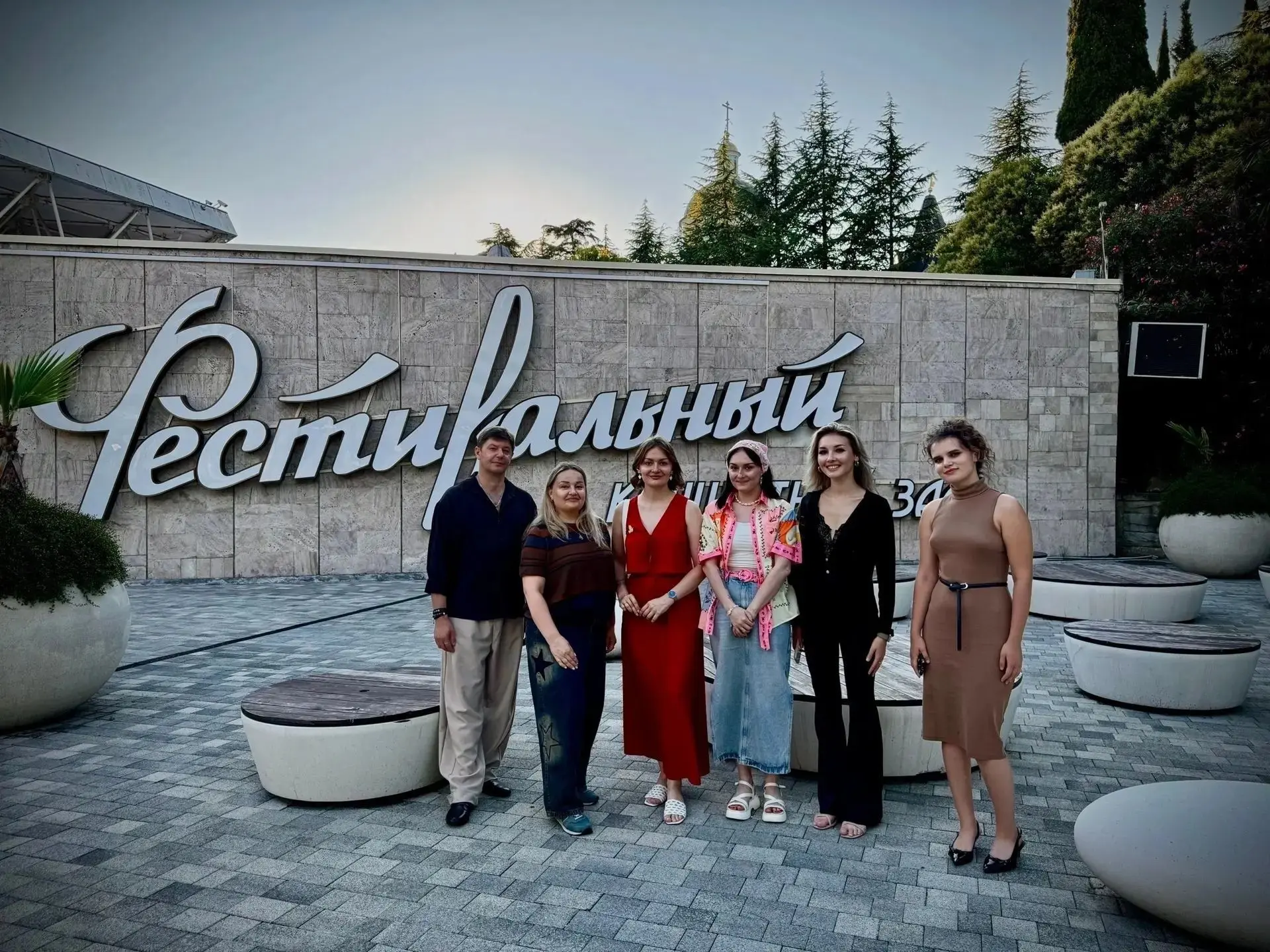 Театральный обмен опытом и море вдохновения! 🌊🎭

Делегация Туапсинского ТЮЗа отправилась в солнечн