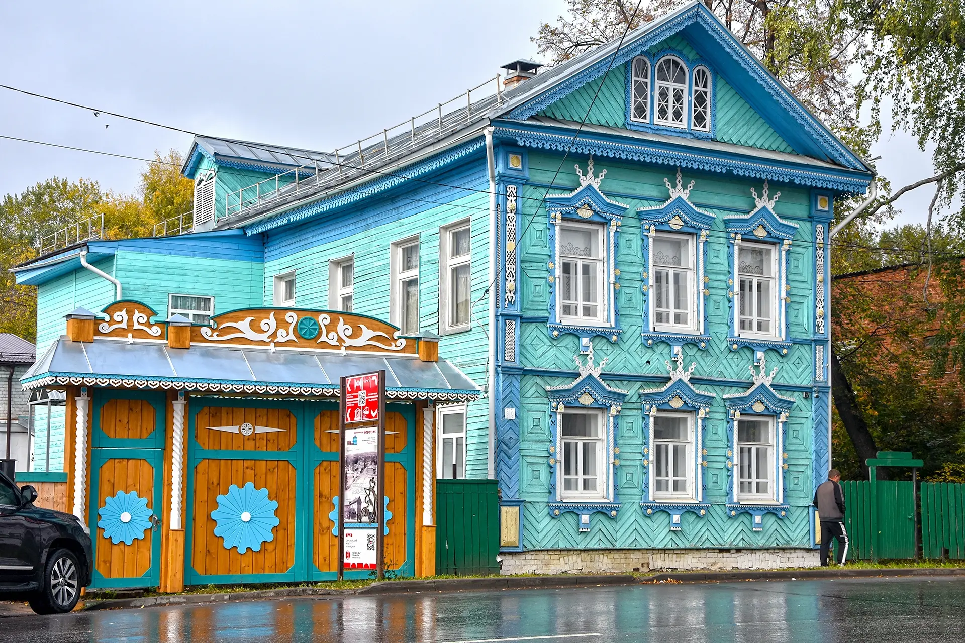 Если вы ищете по-настоящему душевное место в купеческом Сарапуле, сворачивайте на улицу...