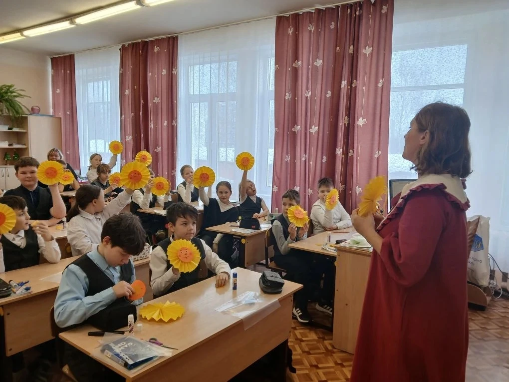 🌷 Поздравления от родителей в День школьного содружества. "Желаю школе становиться только лучше, нов