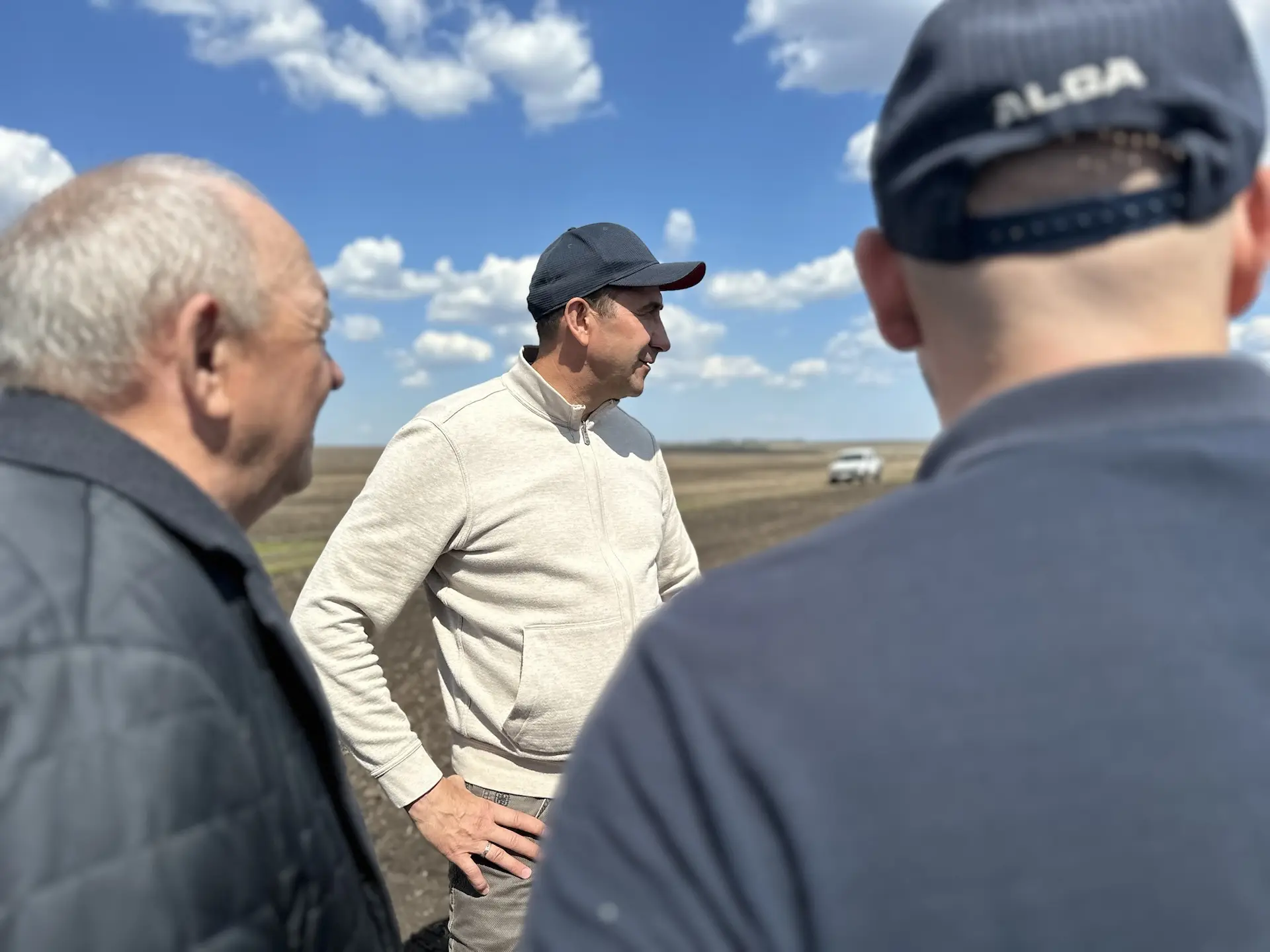 Глава Тукаевского района Камиль Назмиев лично проверил ход весеннего сева  Сегодня глава района прои