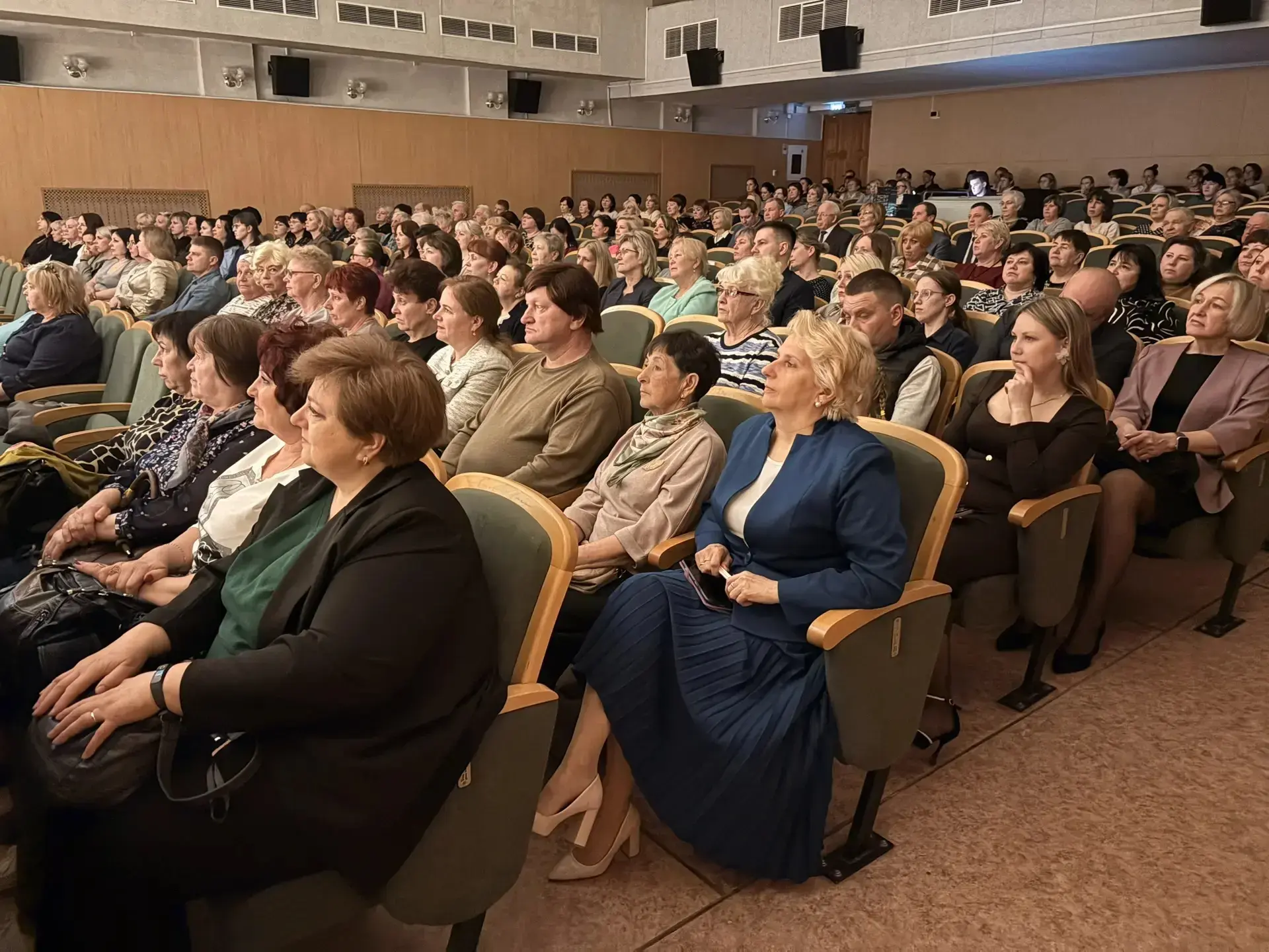 В Доме культуры «13 Октябрь» торжественно отметили День местного самоуправления 🏛️  17 апреля в боль