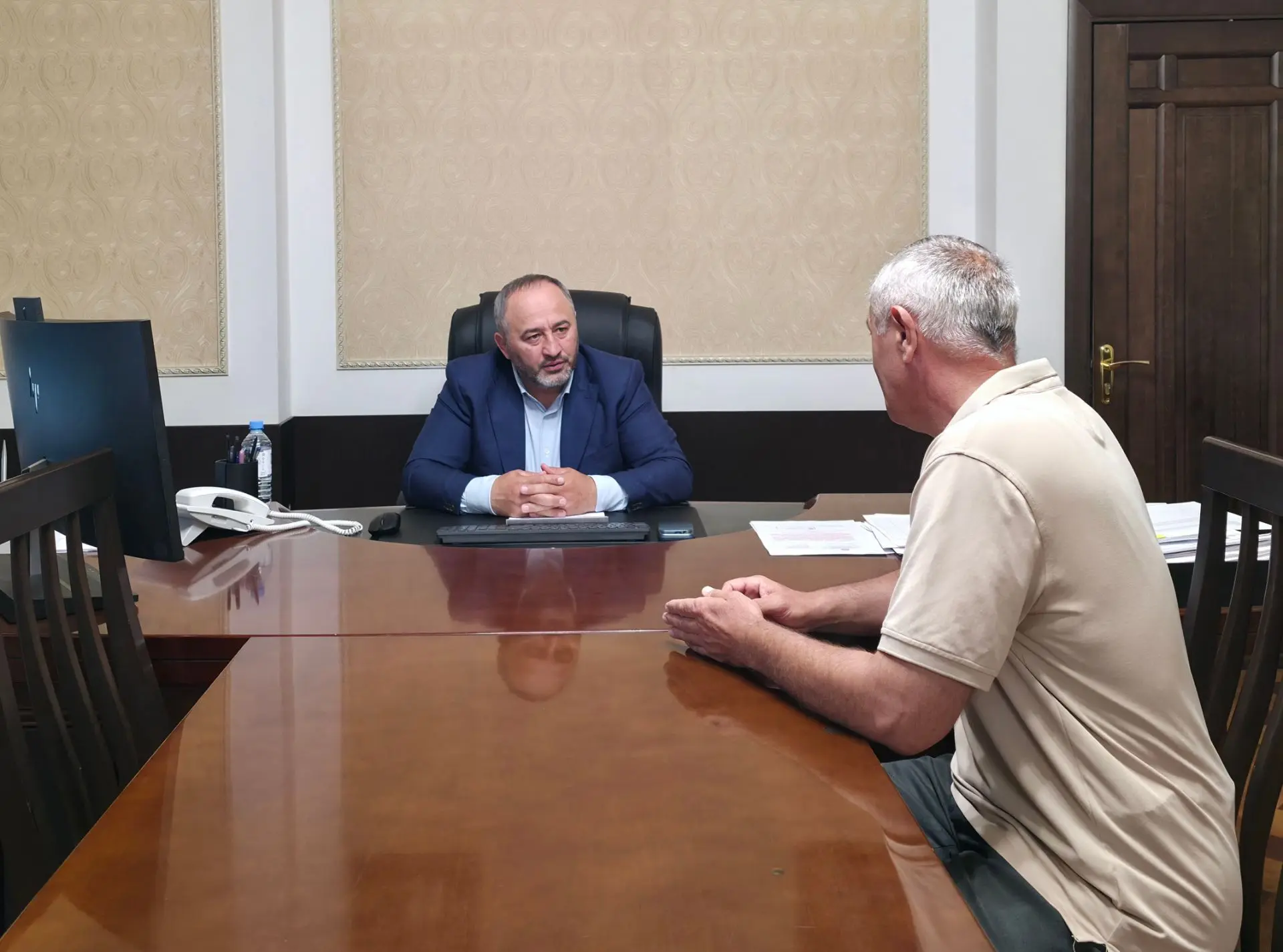 Провел еженедельный прием граждан по личным вопросам.

В ходе приема внимательно выслушал все обраще