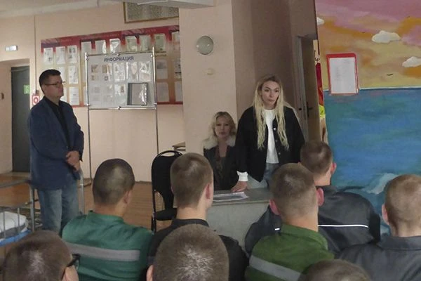 Ярмарка вакансий для несовершеннолетних осужденных проведена в Ижевской воспитательной колонии

По п