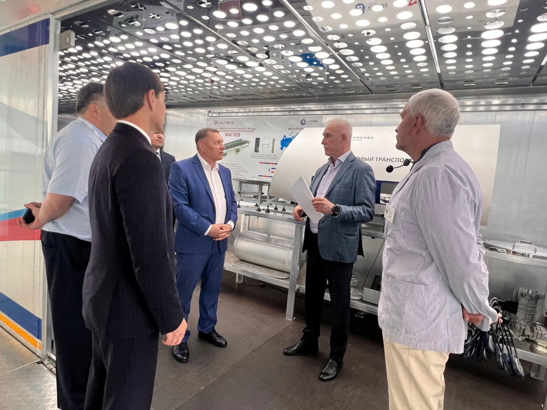Координатор партийного проекта «Выбирай своё», депутат Государственной Думы России Сергей Морозов и 
