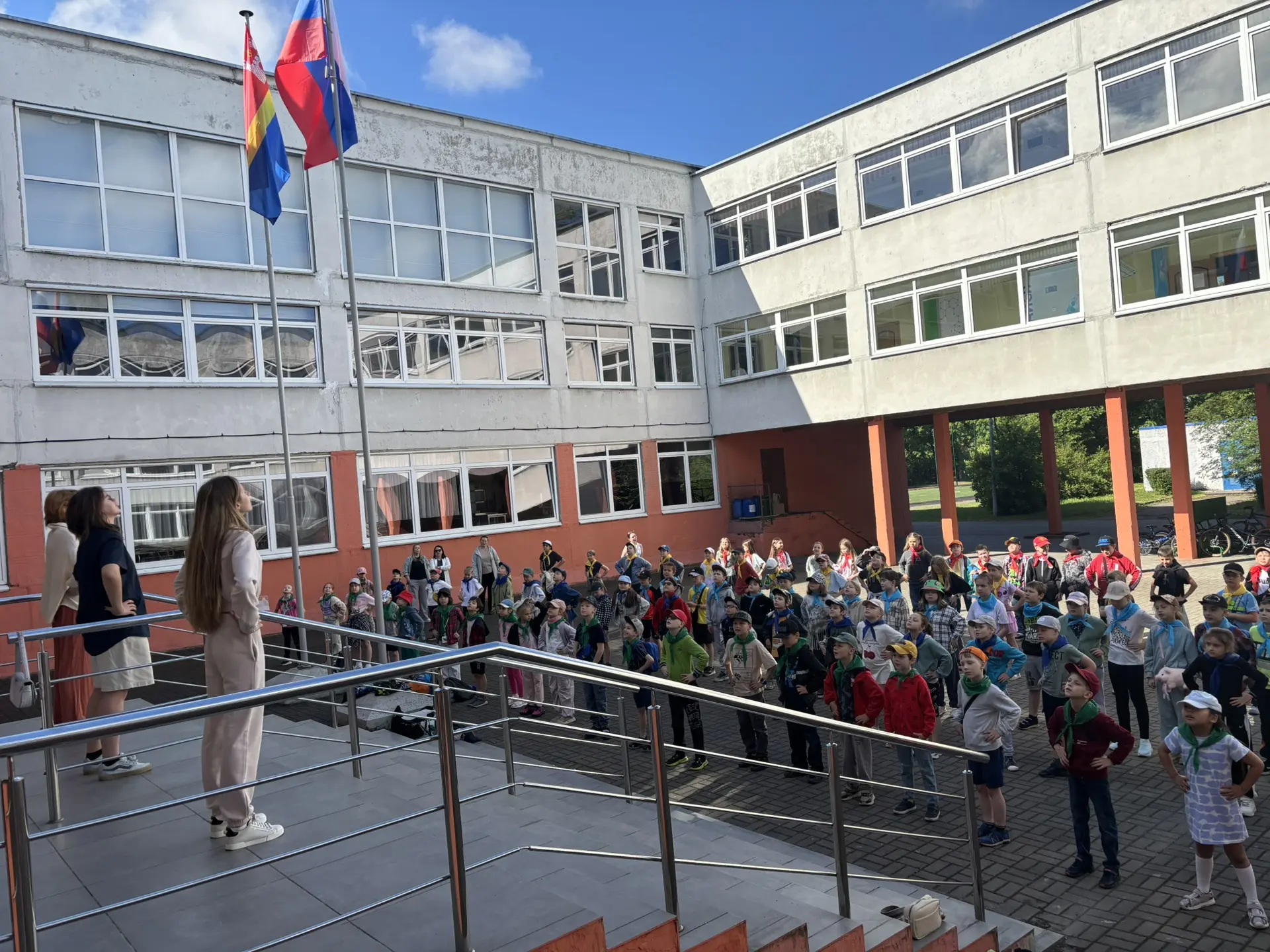 🌅 Третий день в оздоровительном пришкольном лагере «Солнечный город»: море эмоций и полезных навыко