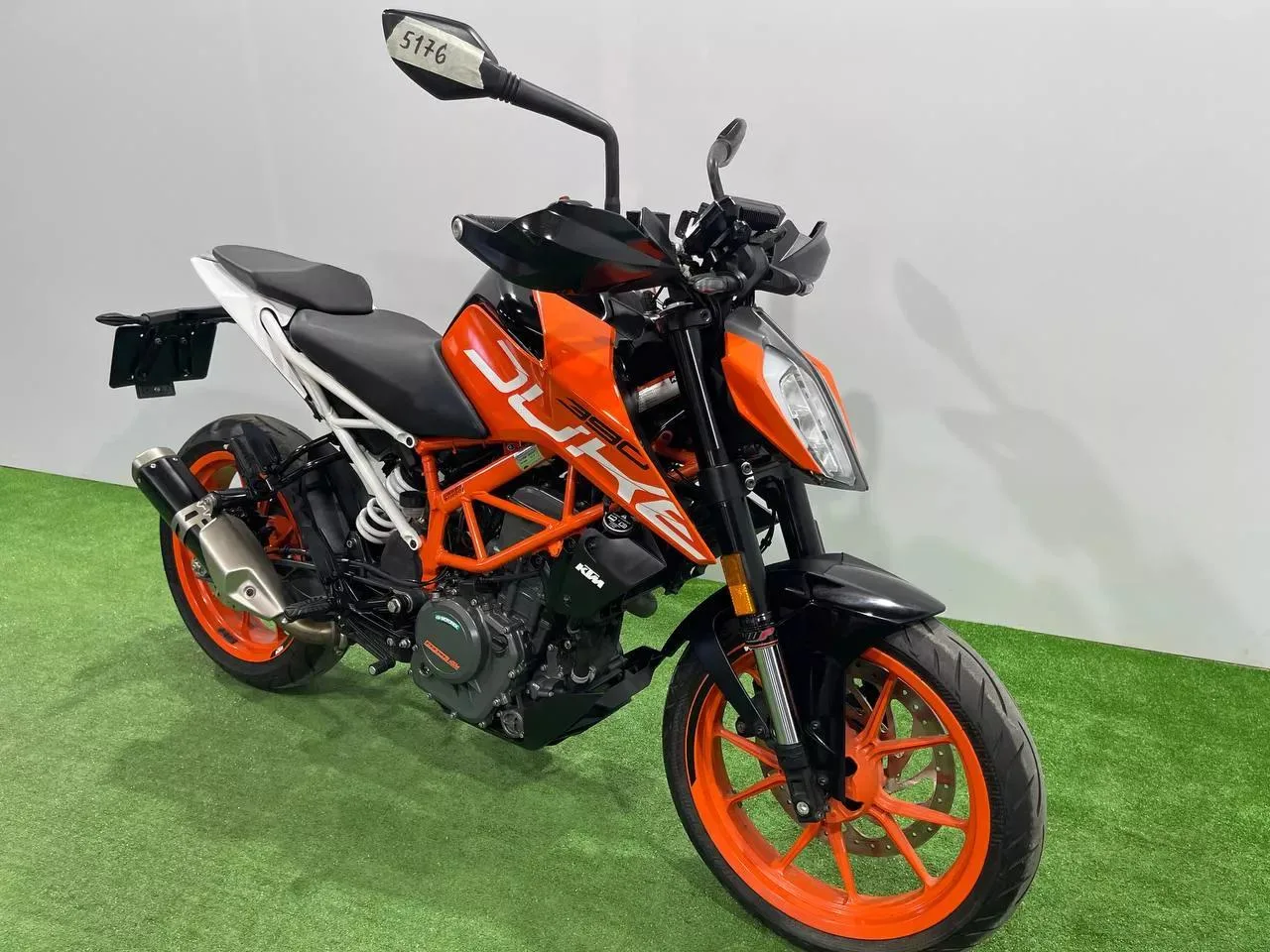 KTM 390 DUKE в наличии во Владивостоке  Характеристики:  - 2019 год - объем 390 см3 - Аукцион AUCNET