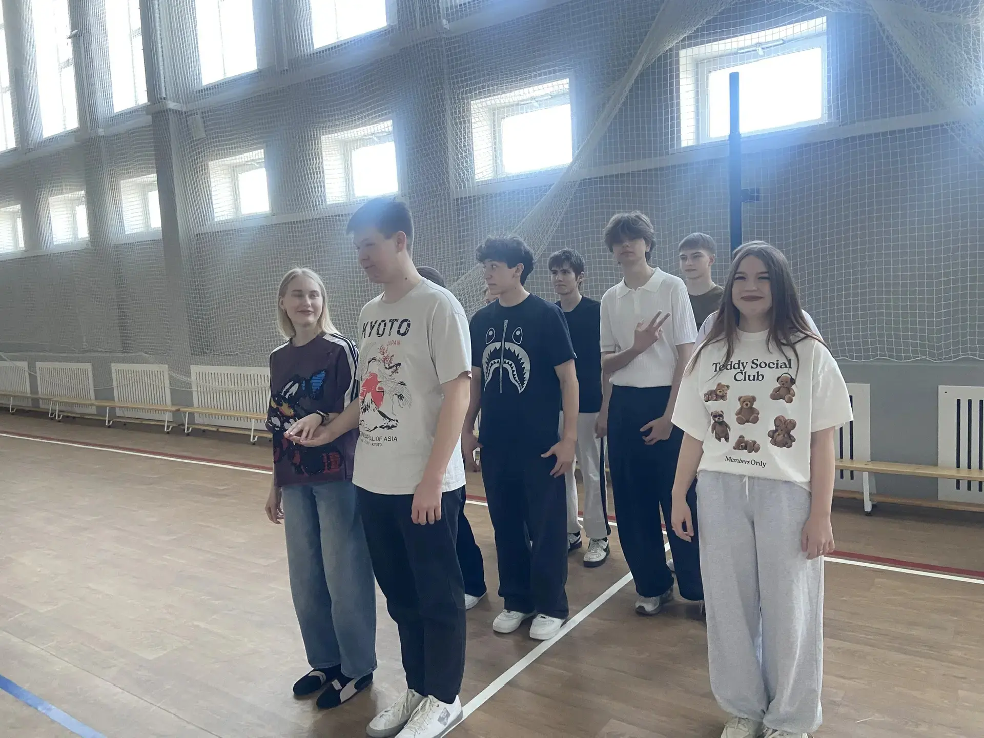Даже на каникулах стены родной школы полны жизни! ✨ Наши одиннадцатиклассники доказали, что умеют от