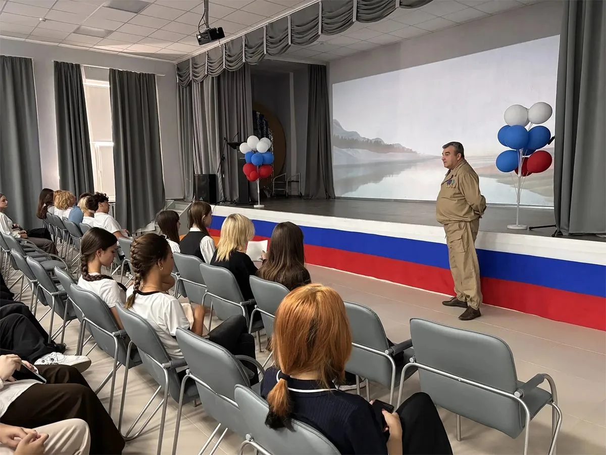 Сегодня в актовом зале средней школы № 1 города Дубовки состоялось памятное мероприятие...