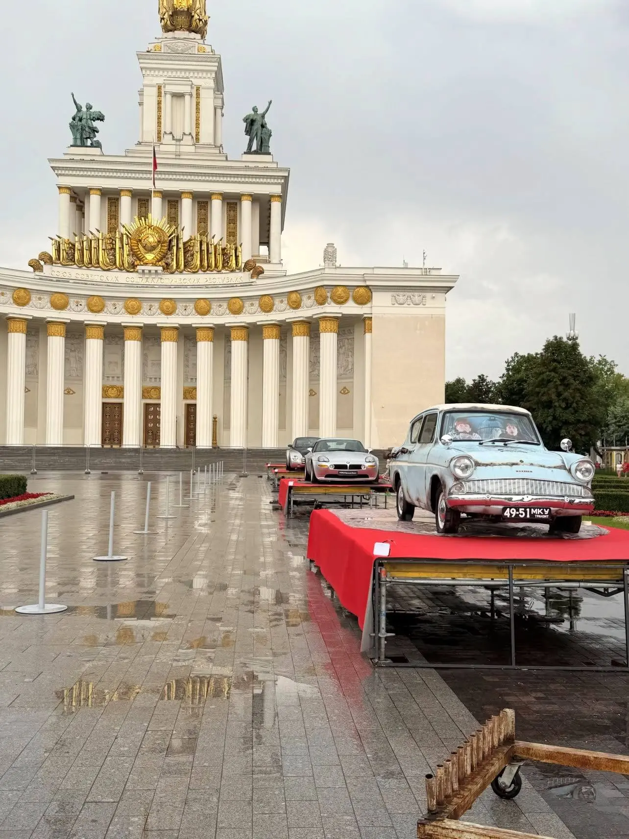 На ВДНХ заметили машину семьи Уизли из «Гарри Поттера»
