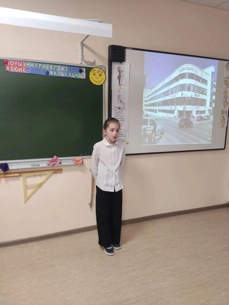 В нашей школьной библиотеке подведены итоги участия детей в выставке "Ретро-игрушка". Д...