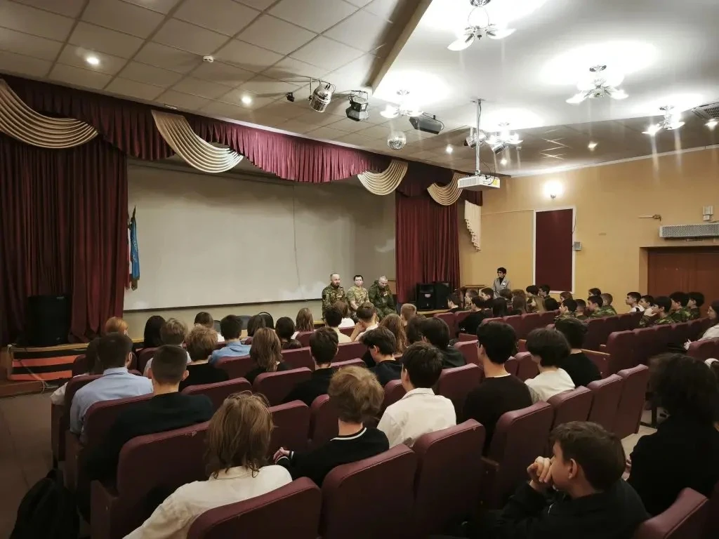 Настоящее дело В начале прошлой недели в нашей школе прошли Уроки мужества и встреча с участниками С