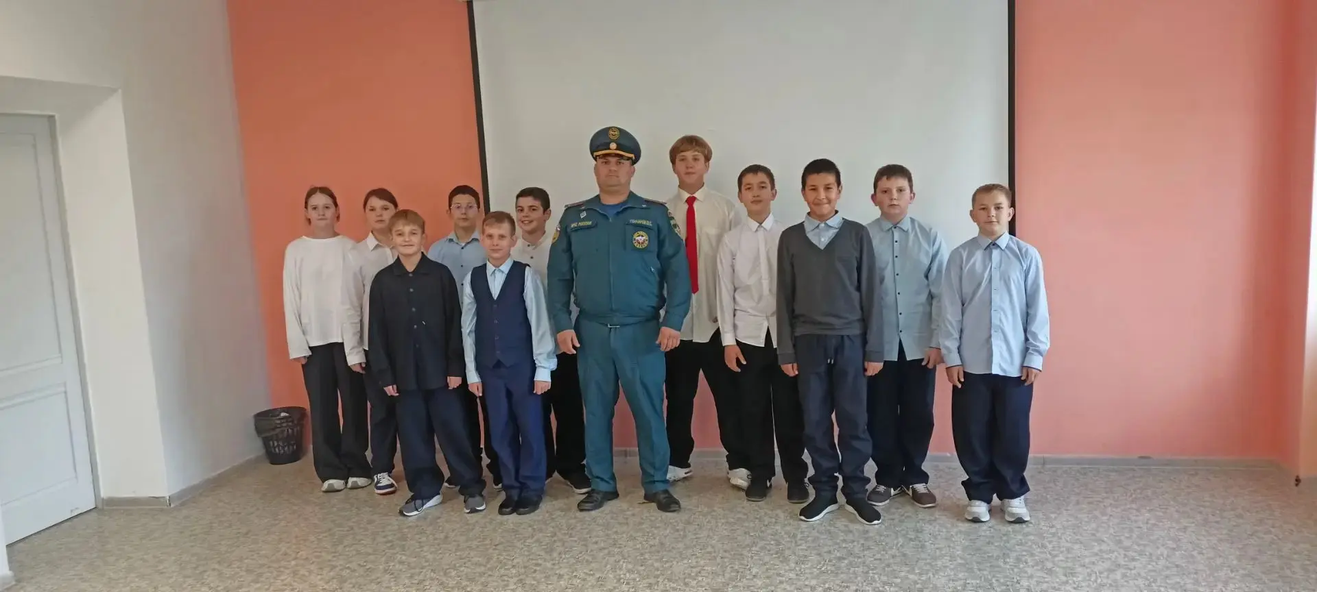 📸 Сотрудники МЧС провели уроки безопасности в школах Плавска​