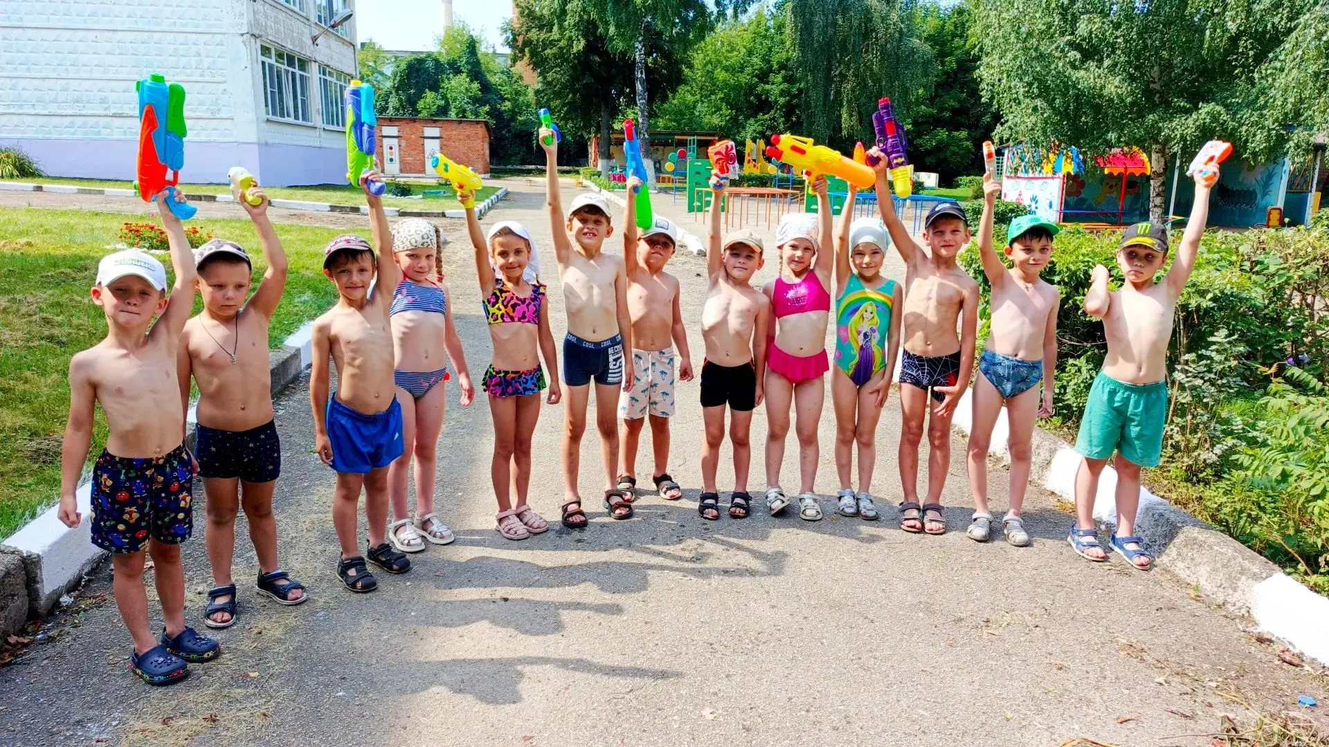🌊🐬Сегодня наши воспитанники побывали в удивительном морском царстве, где их встретил ...