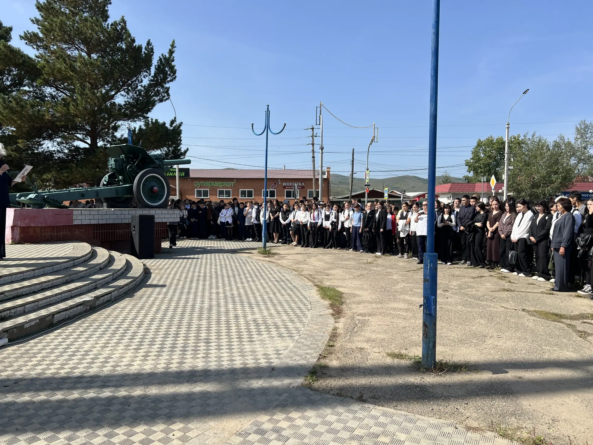 Сегодня в селе Дульдурга в Парке Победы прошёл торжественный митинг «Сила в единстве». ...