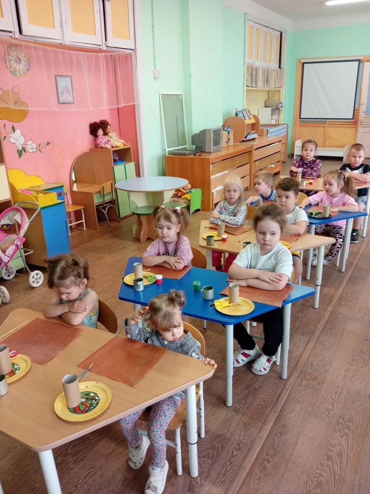 Объемная аппликация с помощью втулки " Осьминог"