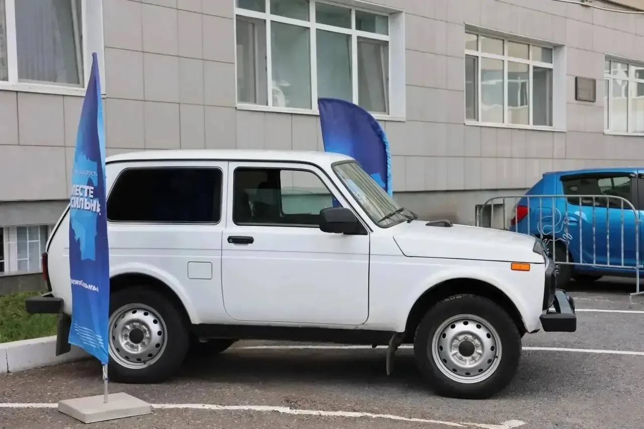 🚙 «Единая Россия» передала внедорожник «Нива» для бойцов в зоне СВО