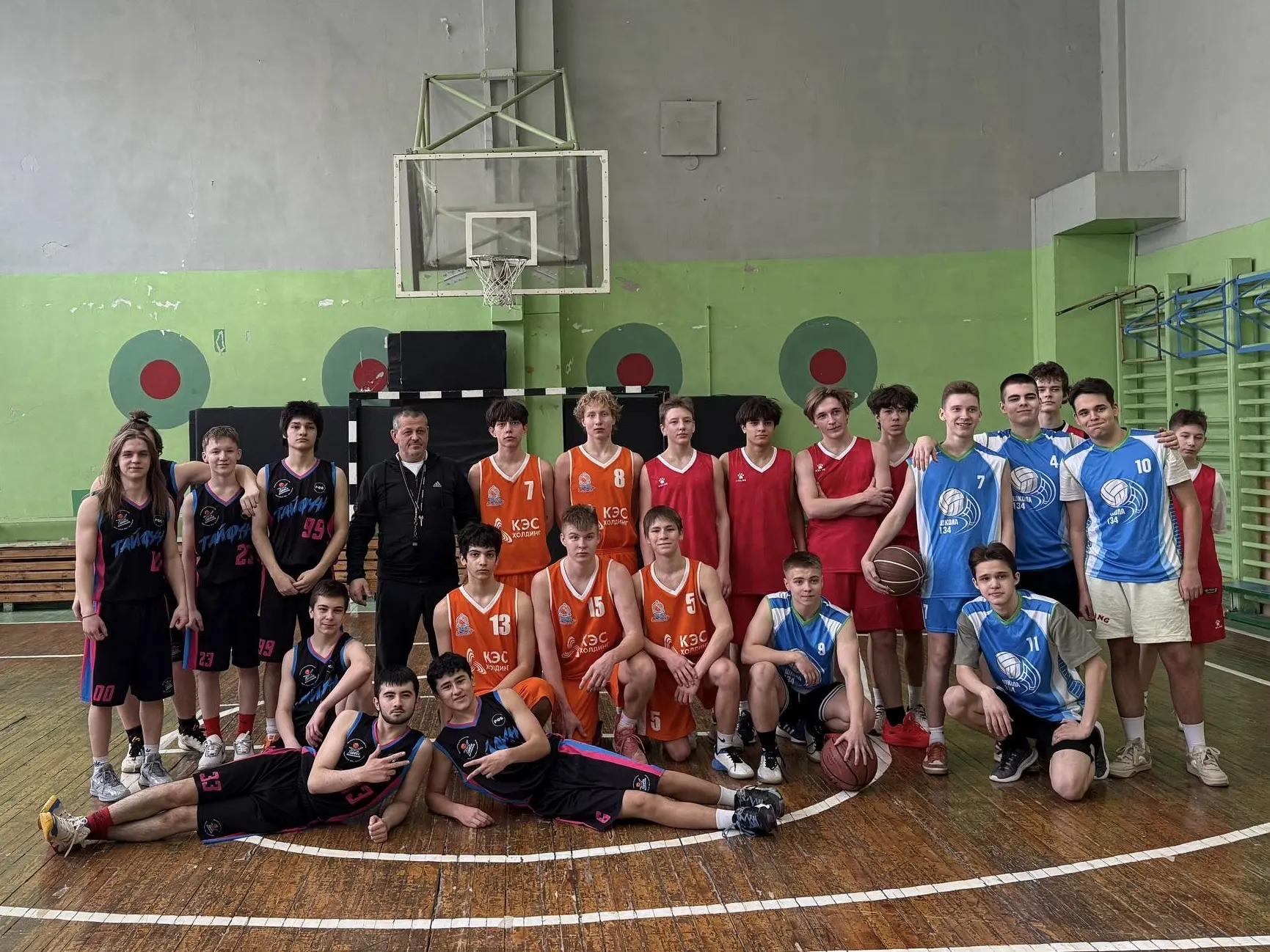 Турнир памяти В.П. Сапова: наши юноши - чемпионы! 🏀🥇  Вчера, 10 марта, в нашей школе прошёл турнир п