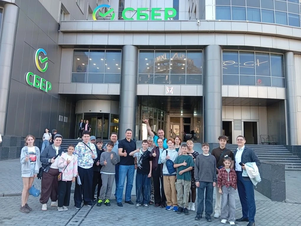 Когда работа становится частью семьи 👨👩👧👦

В День защиты детей мы решили немного нарушить правил