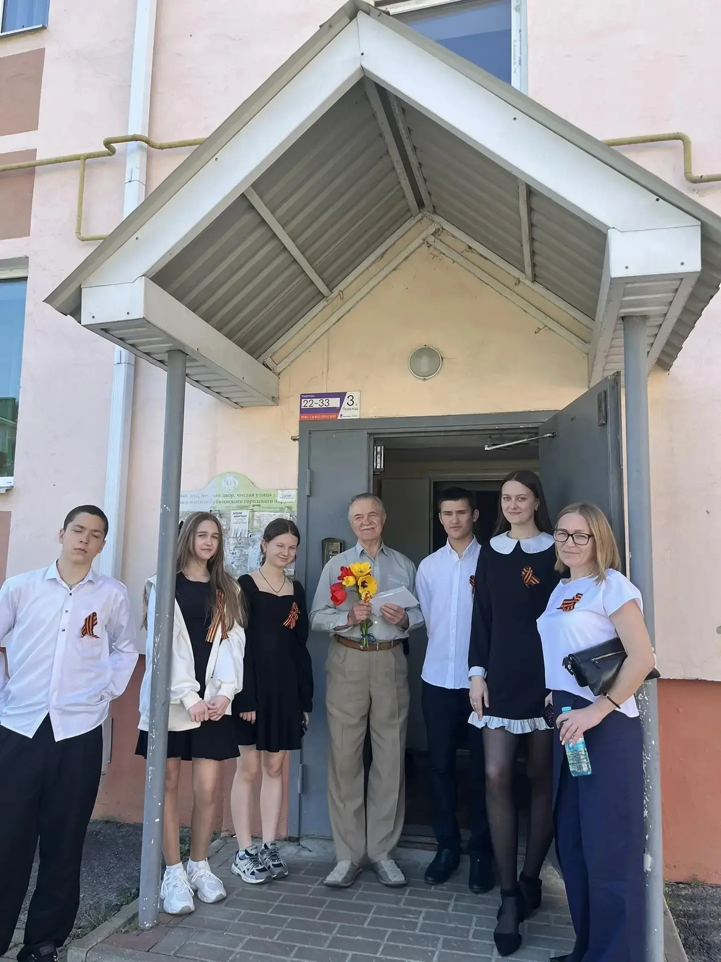 Снова в строю: день, полный памяти и гордости❤   Сегодняшний день в нашей школе стал настоящим погру