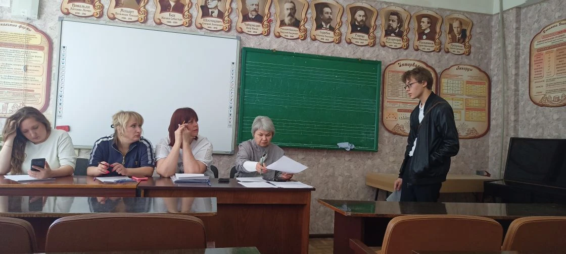 В Краснолучской детской школе искусств завершились выпускные экзамены.