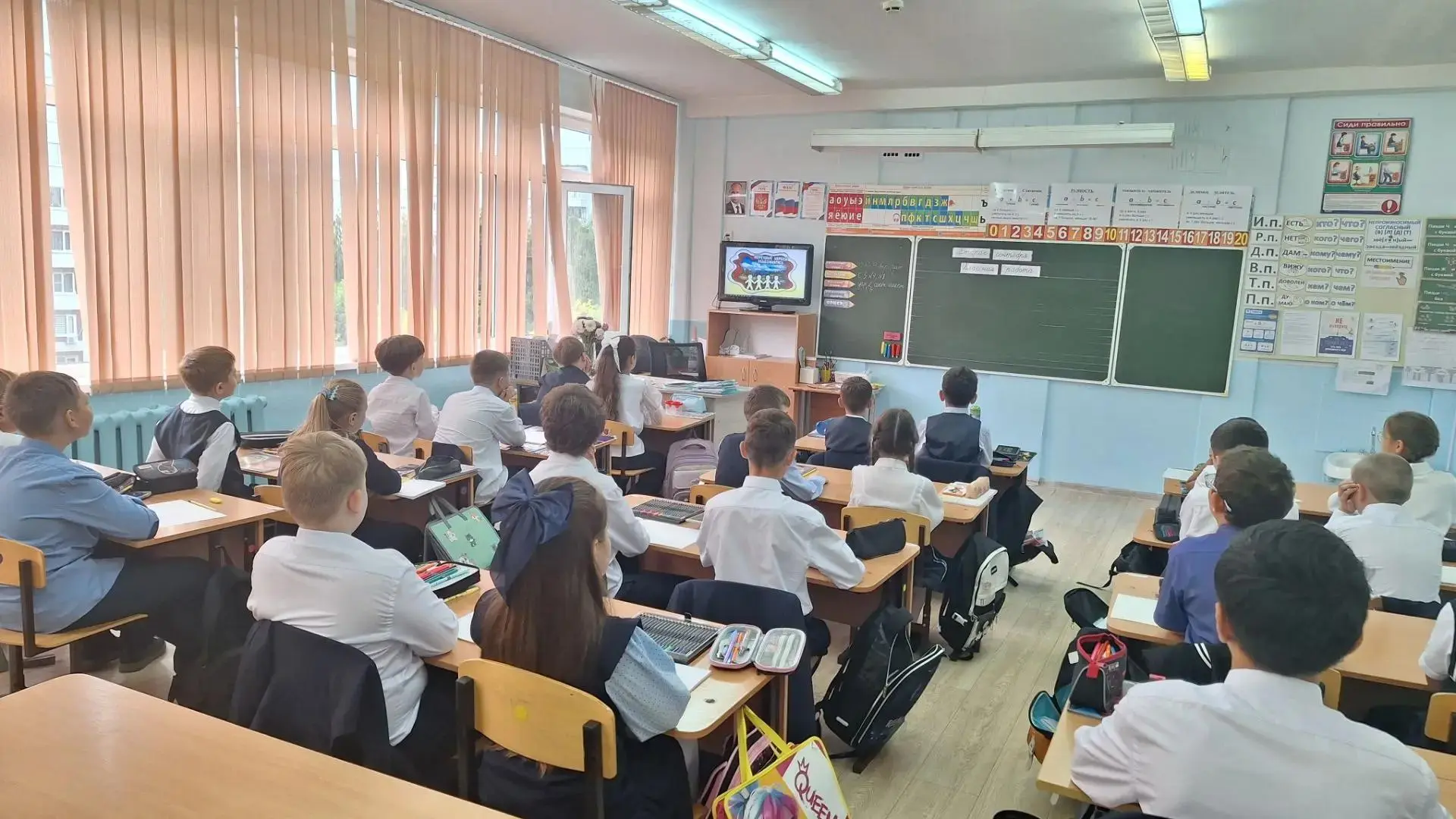 Сегодня в нашей школе в рамках Международного Дня коренных народов мира учащиеся 1-11 к...