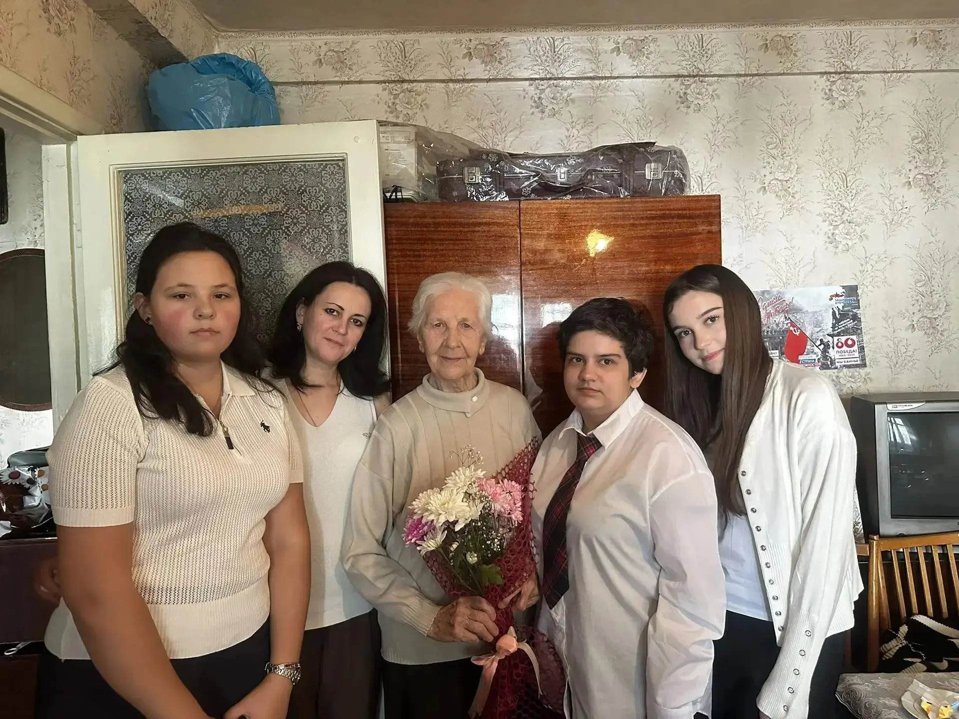 В рамках Единого урока, посвящённого Дню освобождения Донбасса, обучающиеся 10-А класса...