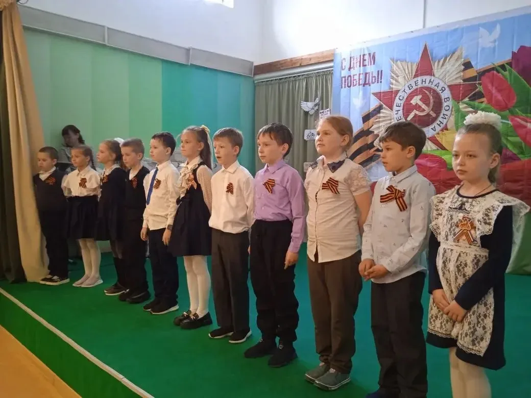 Сегодня в преддверии Дня Победы в нашей школе прошёл конкурс исполнения военной песни.  Такие меропр