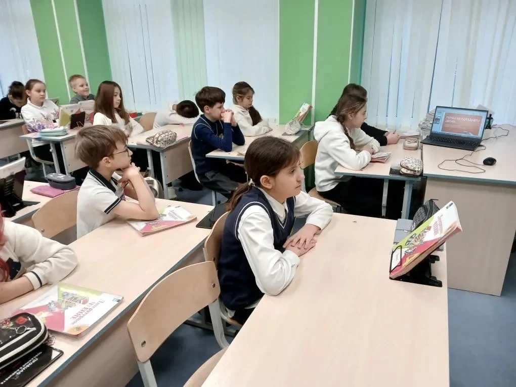 Разговоры о важном 🇷🇺  https://vk.ru/album-211862021_310140329   Торжественно состоялось открытие но