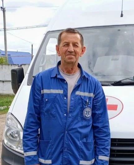 Сегодня юбилей отмечает водитель автомобиля скорой медицинской помощи Татищевской район...