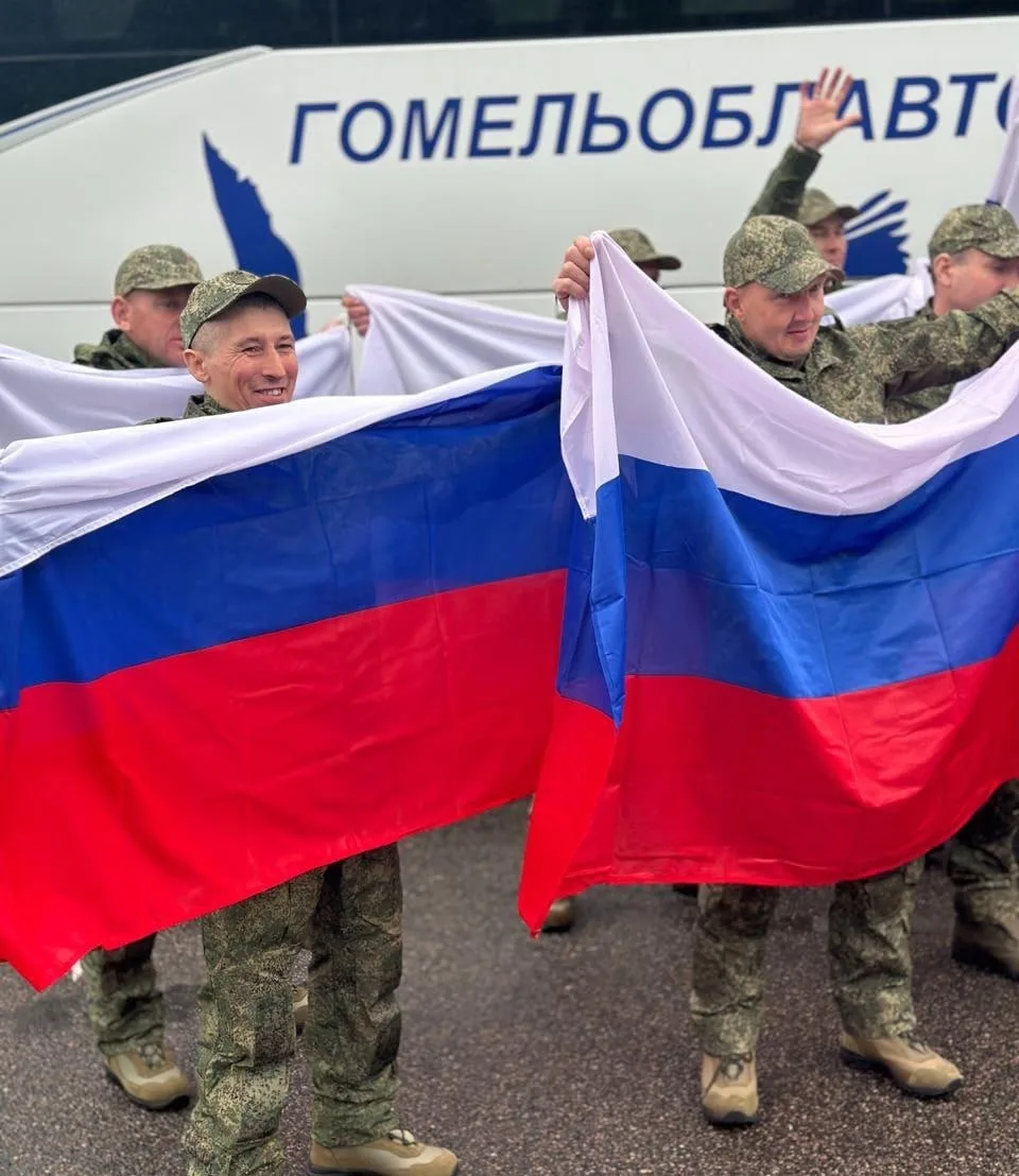 🙏🏻❗️ Россия вернула из украинского плена 205 бойцов   Сейчас освобождённые российские бойцы находятс