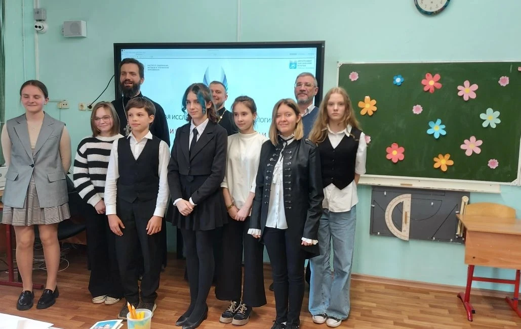 🎓 Городской проект  ❗Поздравляем Милану Базырову, ученицу 7-Г класса, ставшую призером Московской от