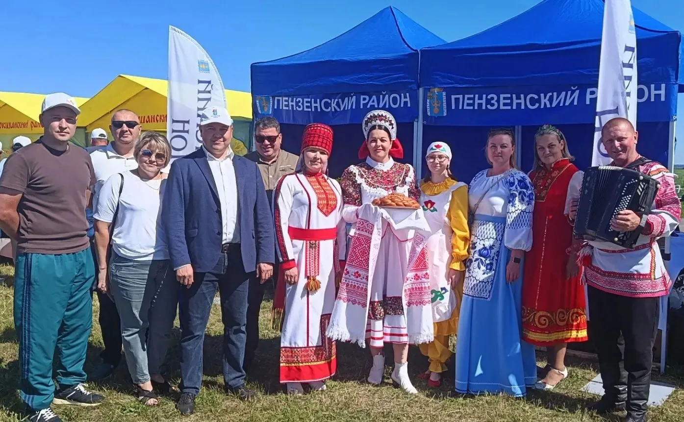 Сотрудники МБУК "Саловский ДЦ" приняли участие в Межрегиональной агротехнологической выставке "День 