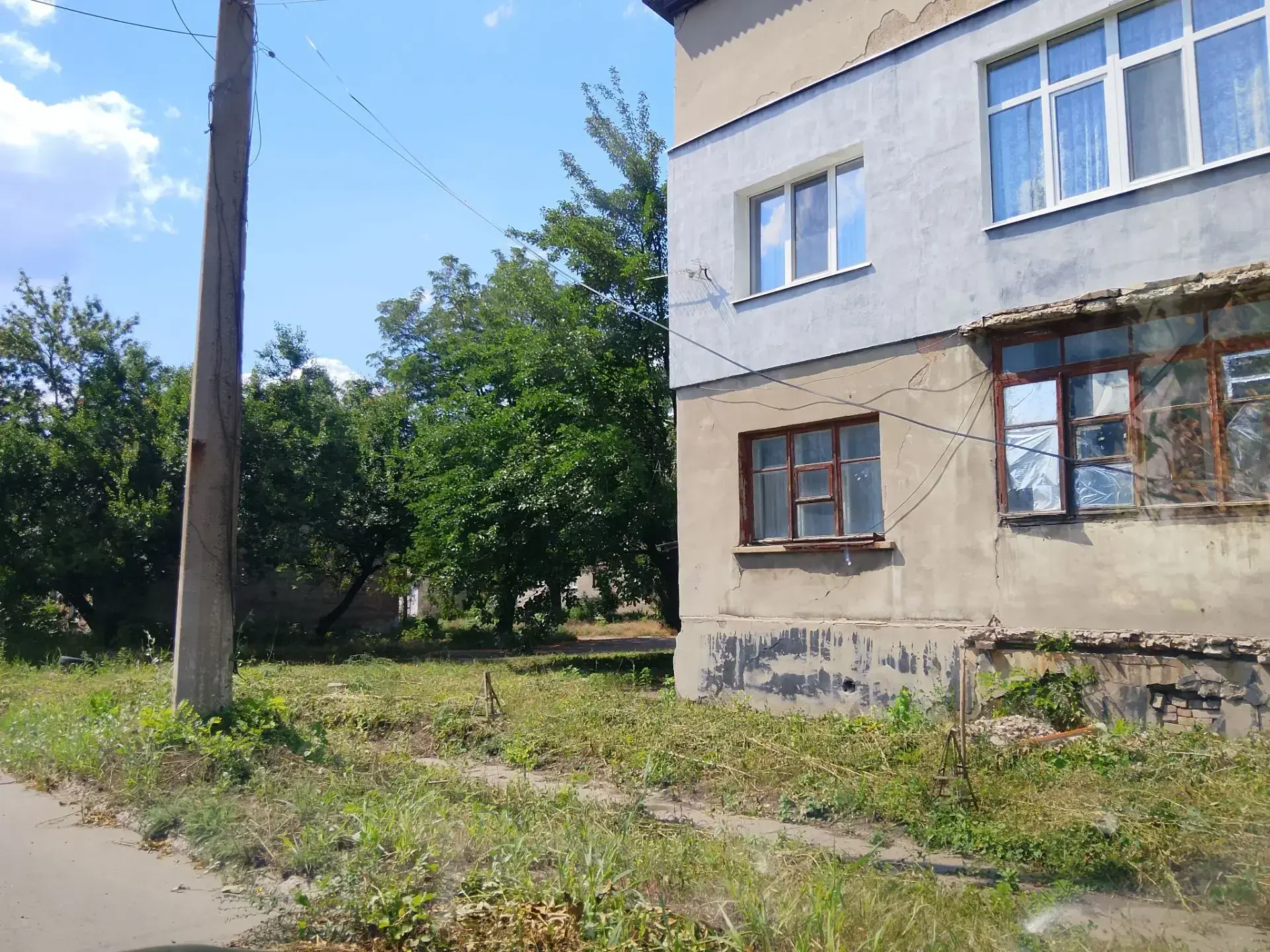 С целью приведения территории в надлежащее санитарное состояние жителями проведены работы по покосу 